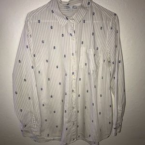 Women’s white shirt